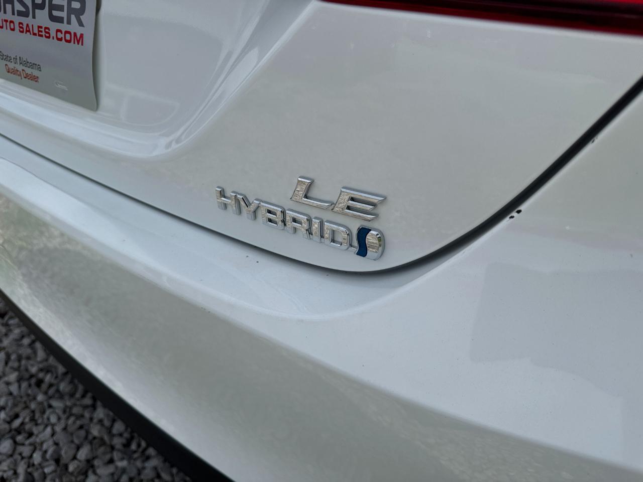 Toyota Camry Hybrid LE 2023
