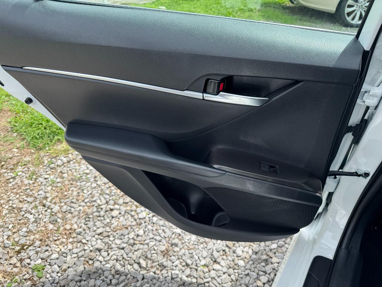 Toyota Camry Hybrid LE 2023