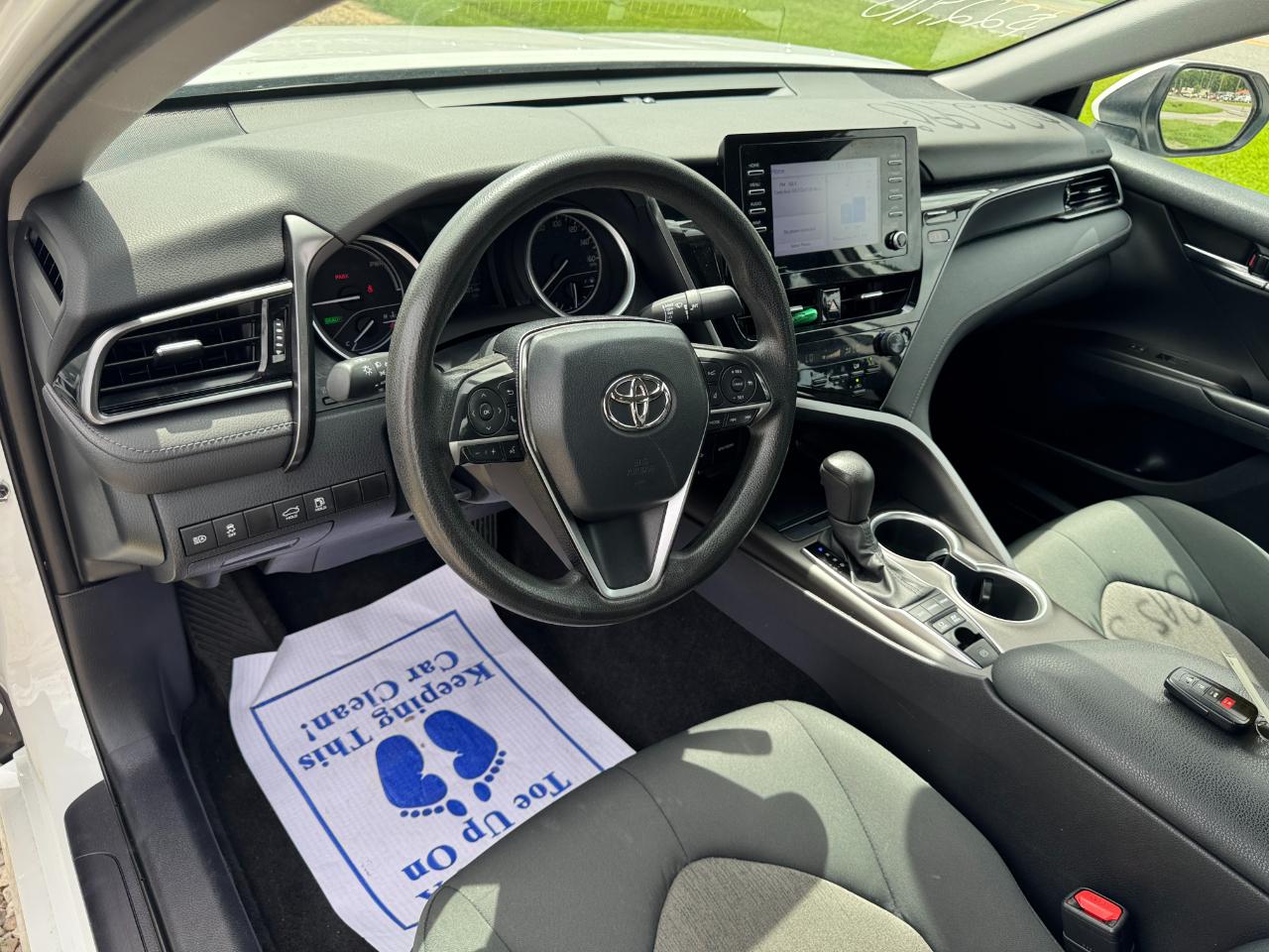 Toyota Camry Hybrid LE 2023