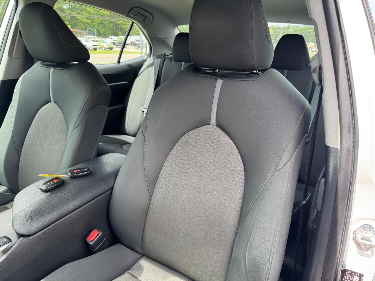 Toyota Camry Hybrid LE 2023