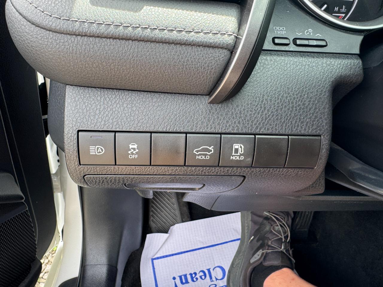 Toyota Camry Hybrid LE 2023