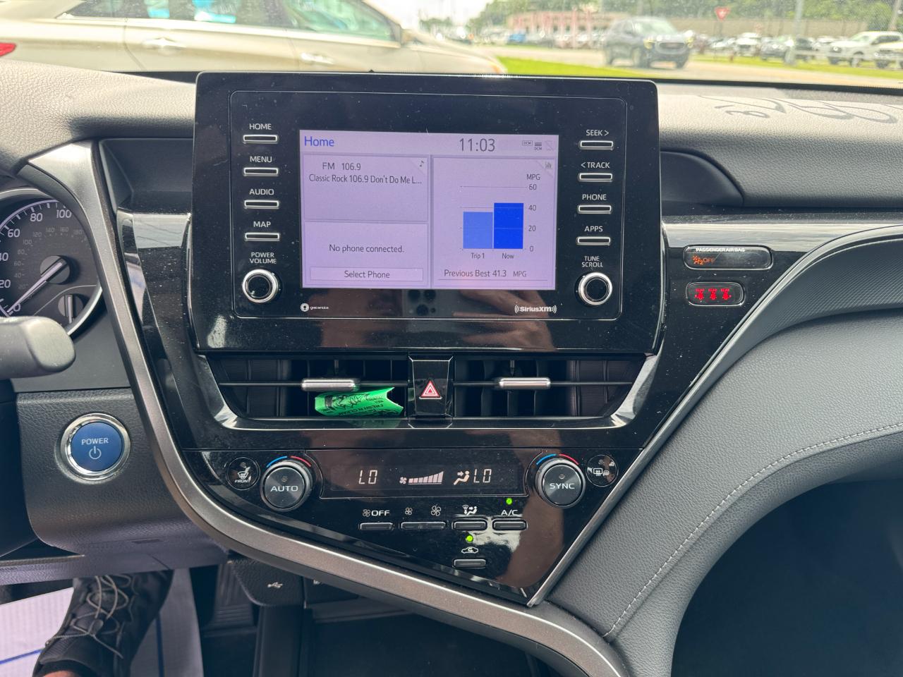 Toyota Camry Hybrid LE 2023