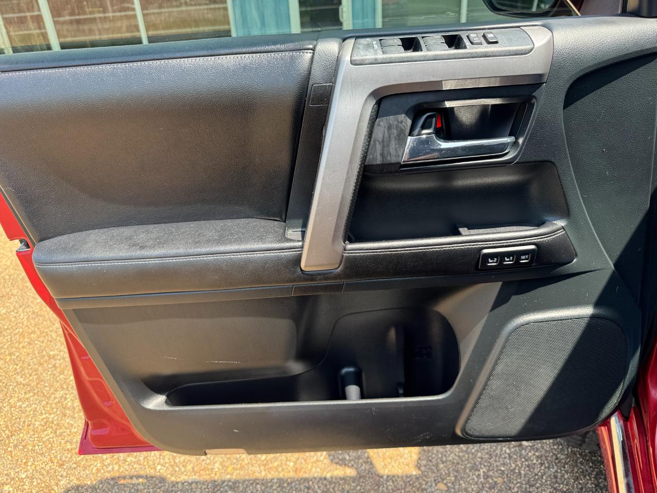 Toyota 4Runner Limited 2WD V6 2015