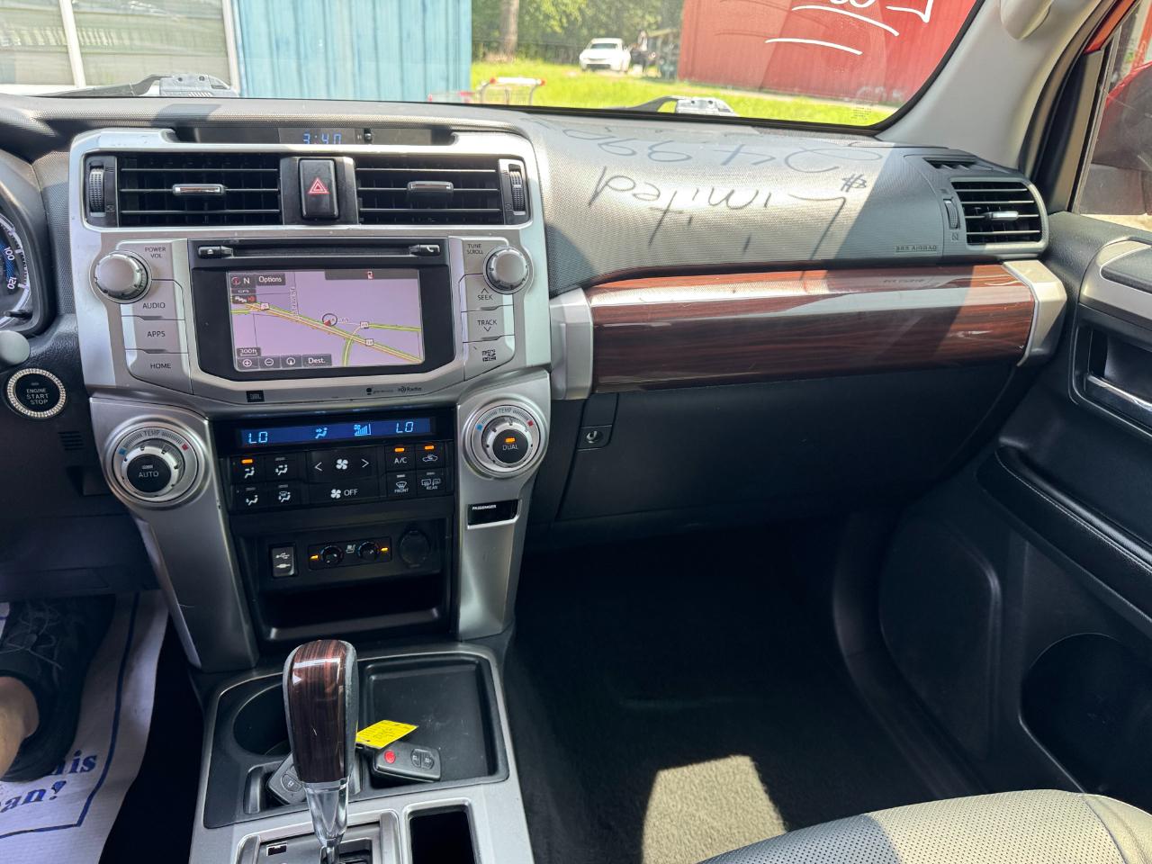 Toyota 4Runner Limited 2WD V6 2015