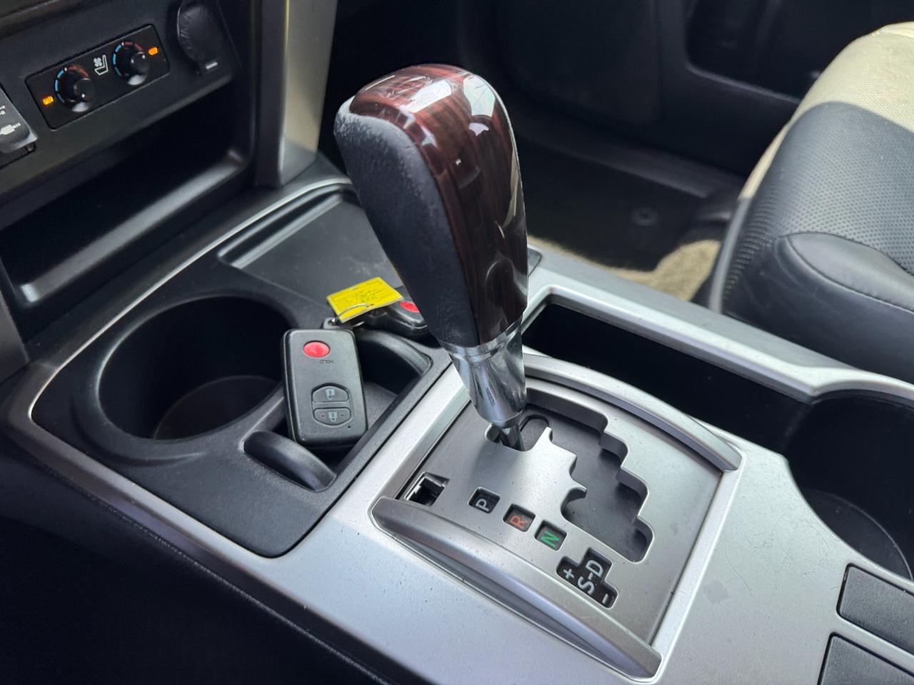 Toyota 4Runner Limited 2WD V6 2015