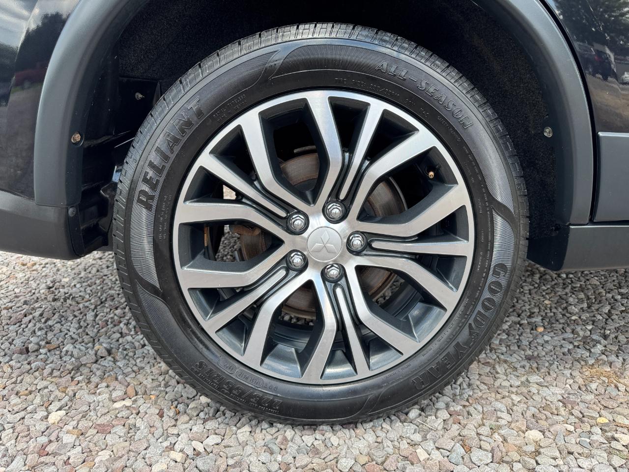 Mitsubishi Outlander ES 2WD 2018