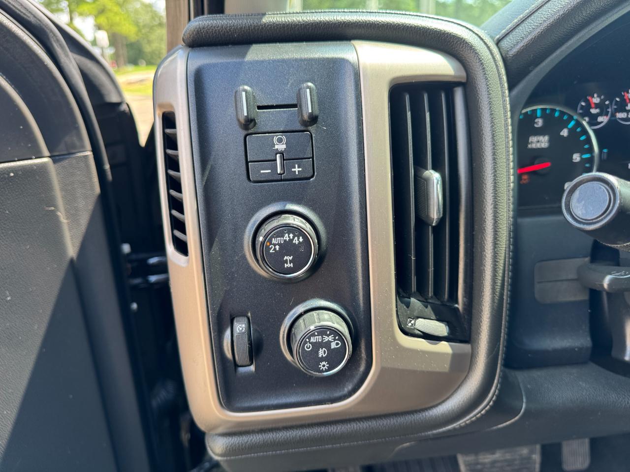 GMC Sierra 1500 Denali Crew Cab Long Box 4WD 2018