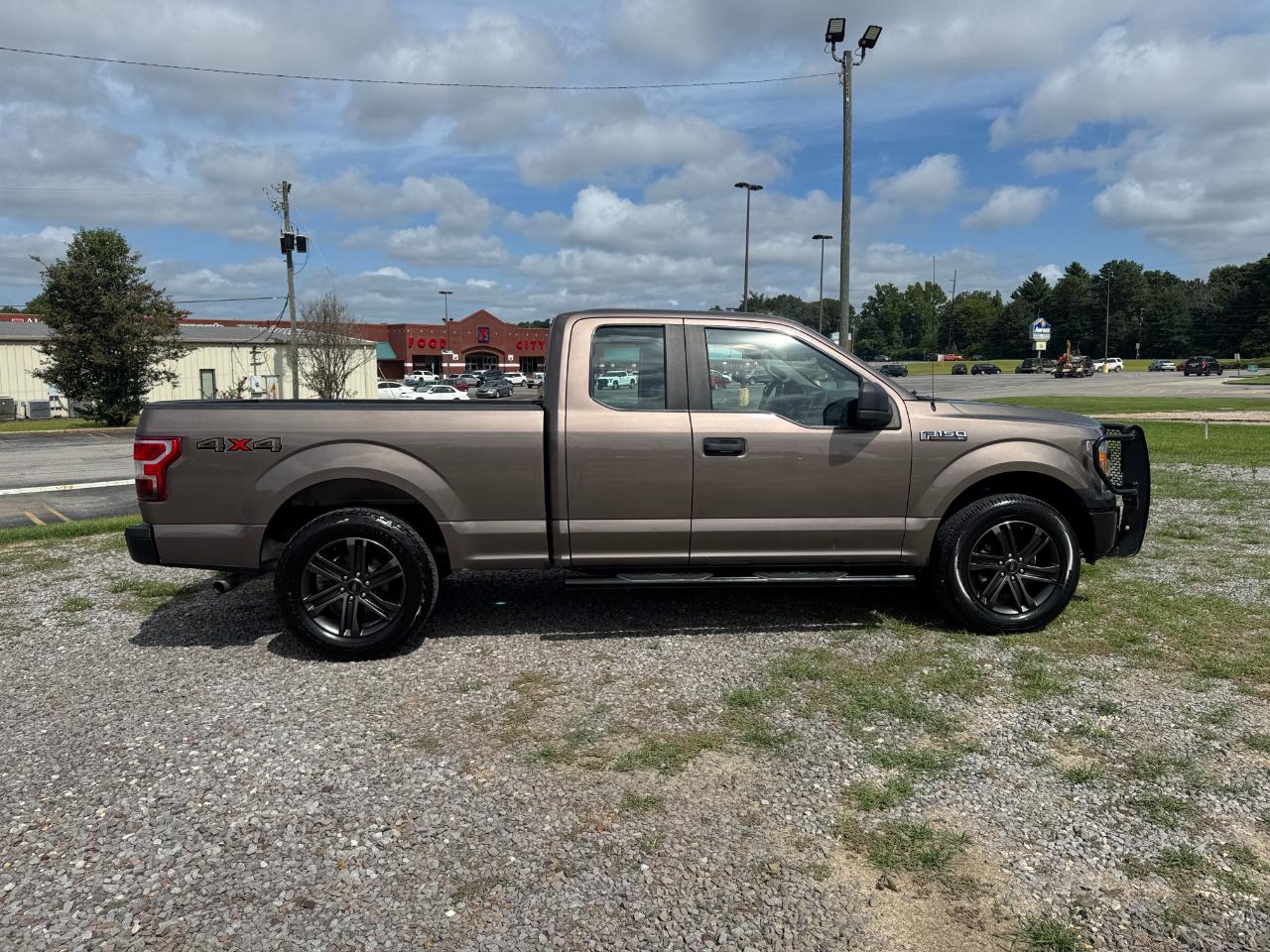 Ford F-150 XL SuperCab 8-ft. Bed 4WD 2019