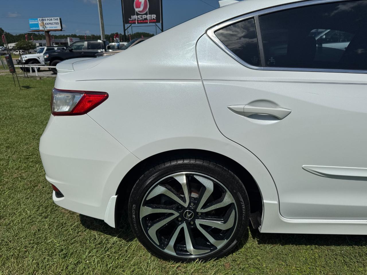 Acura ILX 8-Spd AT w/ Technology Plus Package 2016