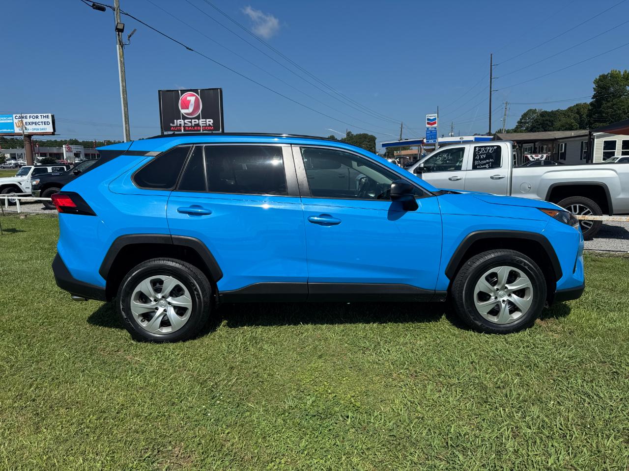 Toyota RAV4 LE 2021