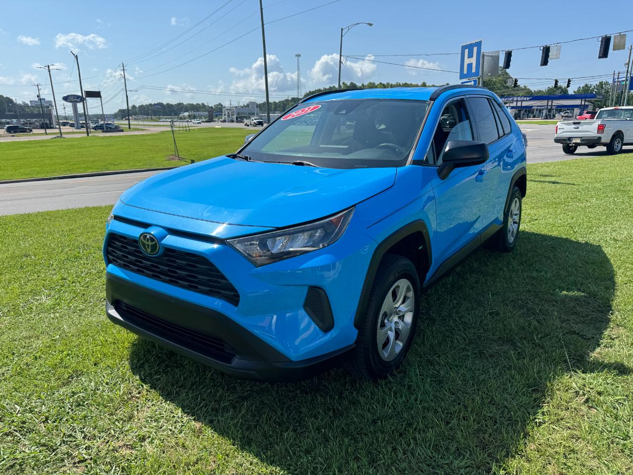 Toyota RAV4 LE 2021
