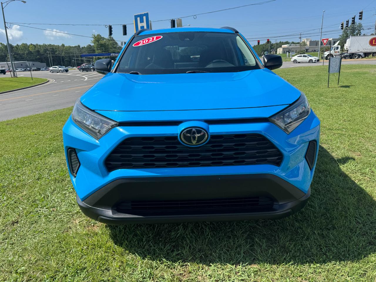 Toyota RAV4 LE 2021
