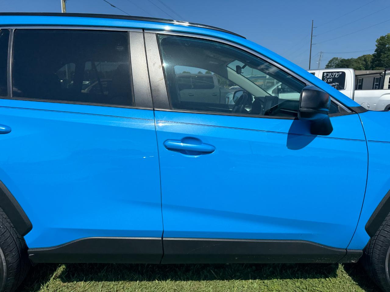Toyota RAV4 LE 2021