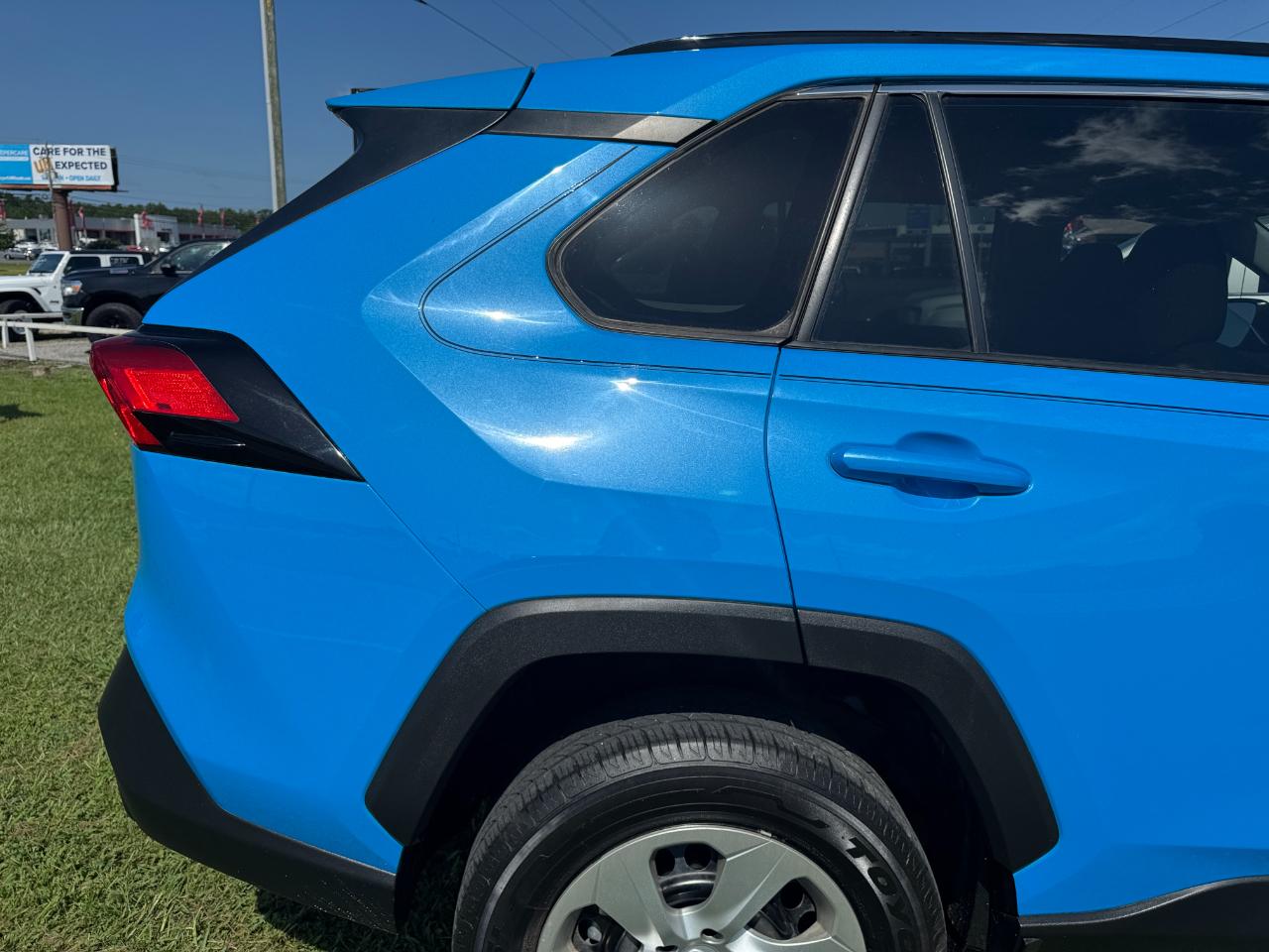 Toyota RAV4 LE 2021