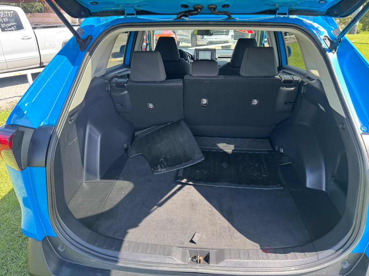 Toyota RAV4 LE 2021