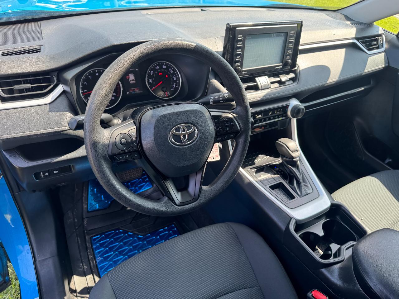 Toyota RAV4 LE 2021
