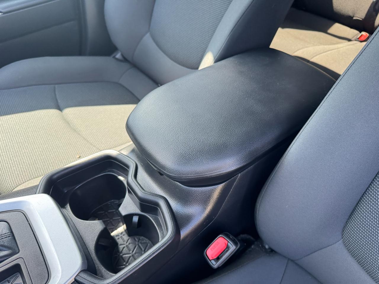 Toyota RAV4 LE 2021