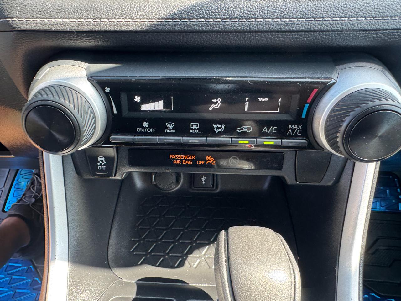 Toyota RAV4 LE 2021