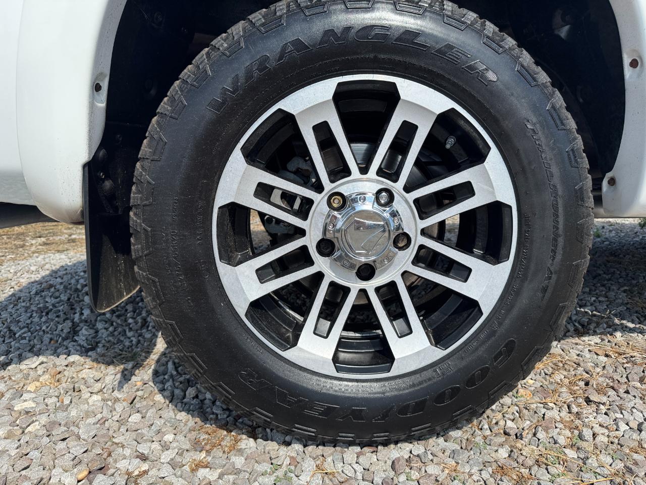 Toyota Tundra Tundra-Grade 5.7L FFV Double Cab 4WD 2013