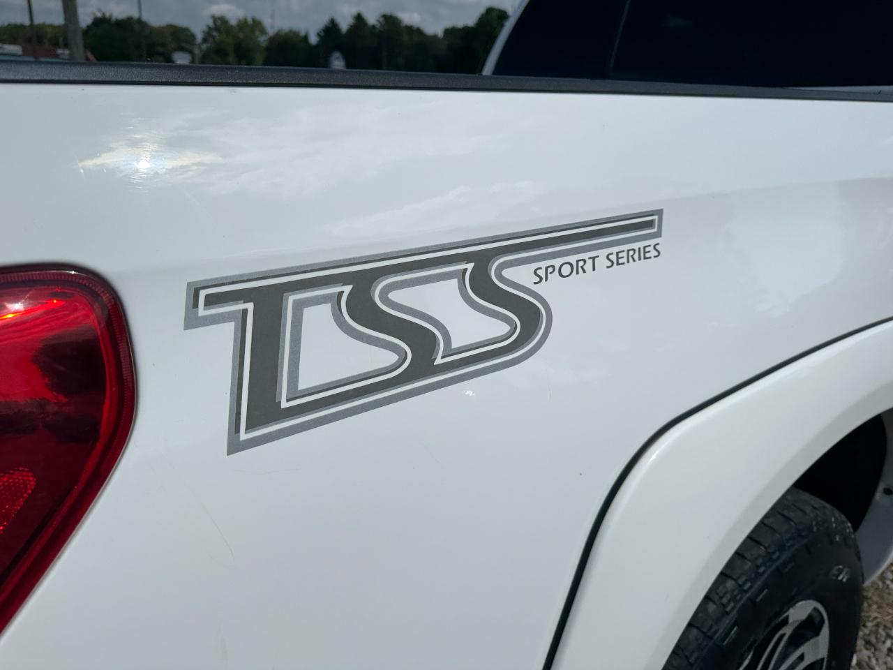 Toyota Tundra Tundra-Grade 5.7L FFV Double Cab 4WD 2013