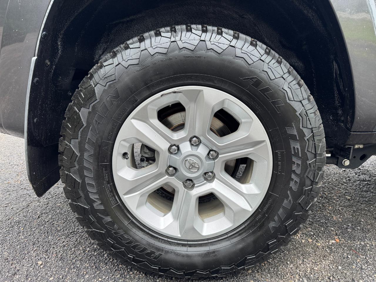Toyota 4Runner SR5 4WD 2015