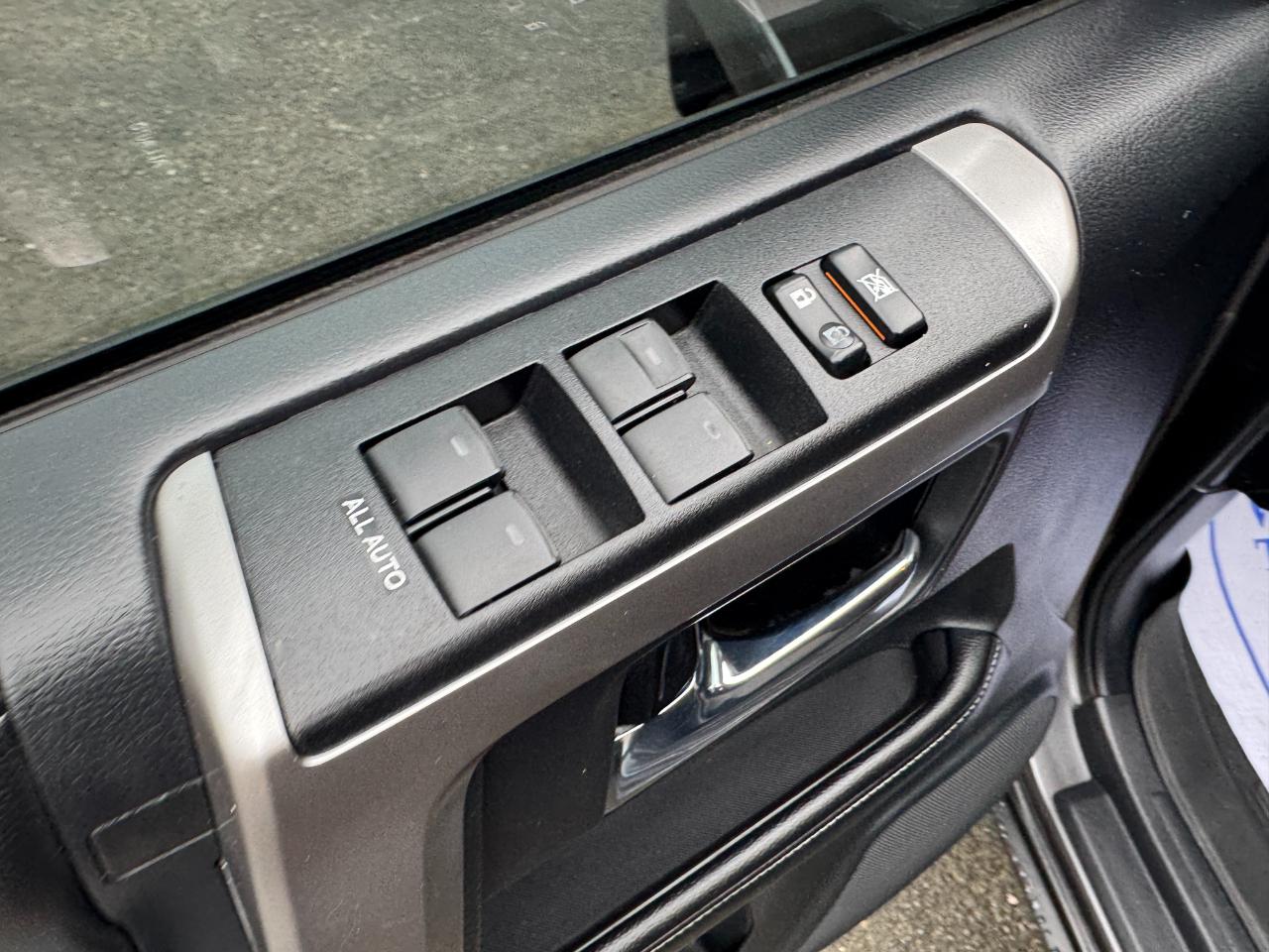 Toyota 4Runner SR5 4WD 2015