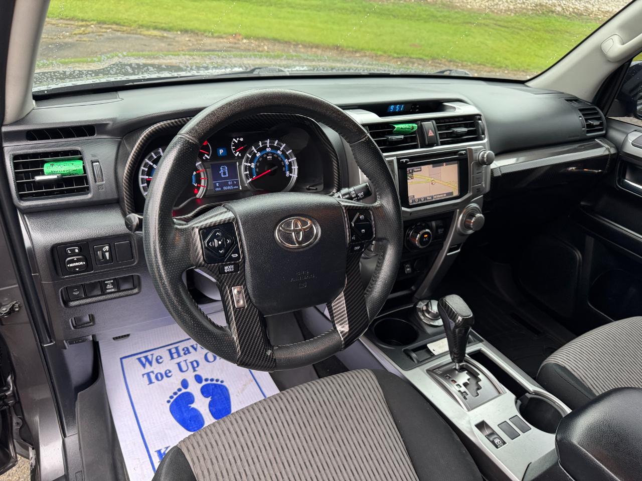Toyota 4Runner SR5 4WD 2015