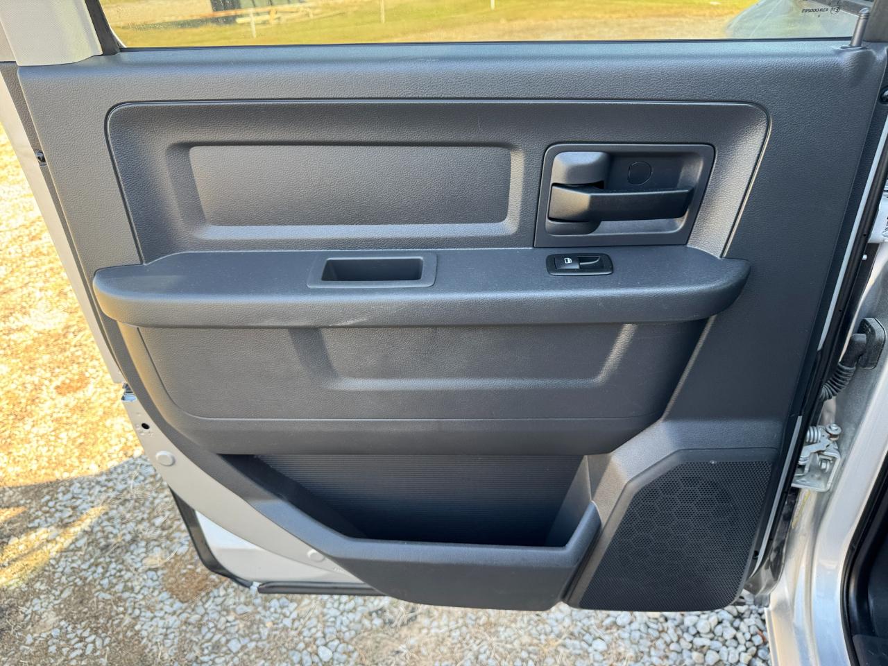 RAM 1500 ST Crew Cab 2WD 2012