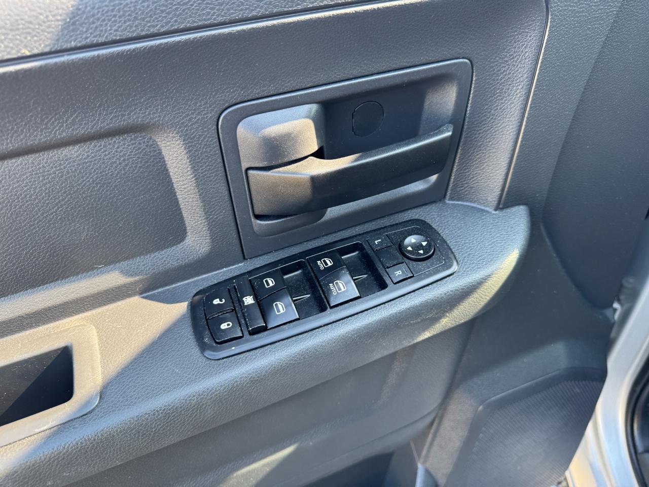 RAM 1500 ST Crew Cab 2WD 2012