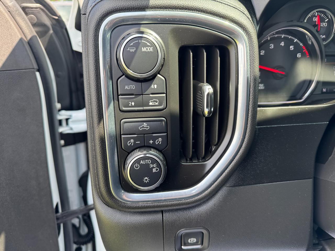 Chevrolet Silverado 1500 LT Crew Cab 4WD 2020