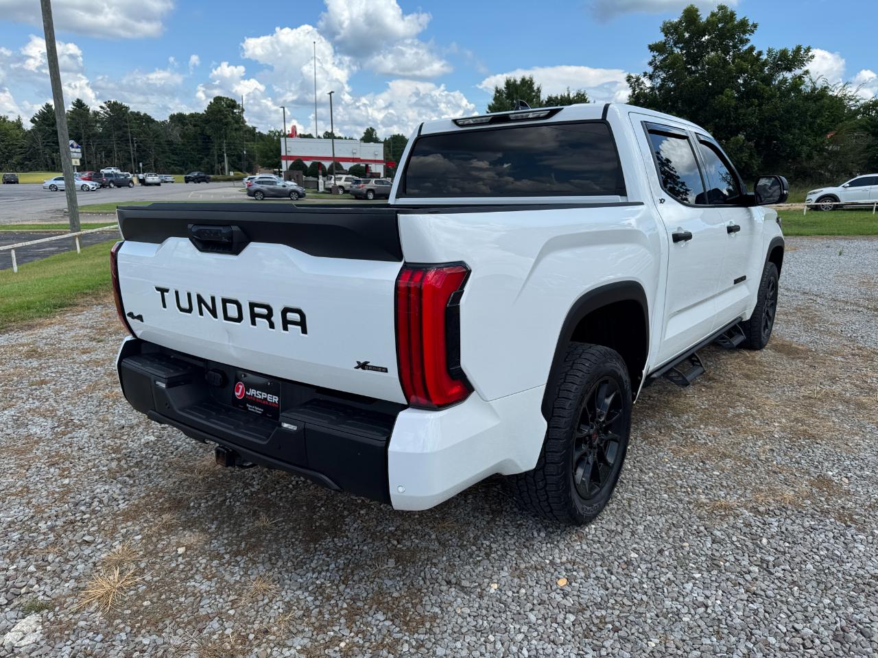 Toyota Tundra SR5 CrewMax 4WD 2023