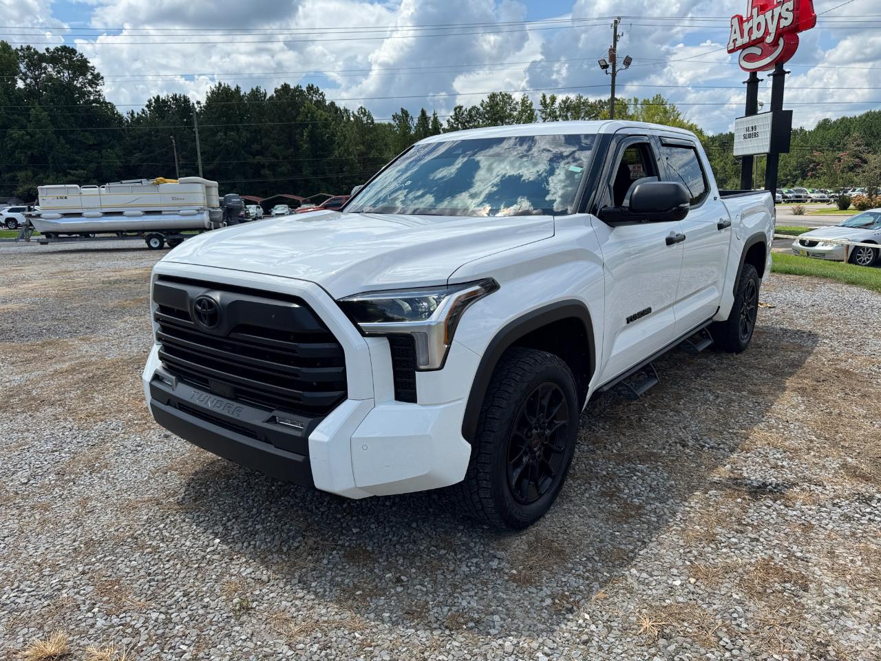 Toyota Tundra SR5 CrewMax 4WD 2023