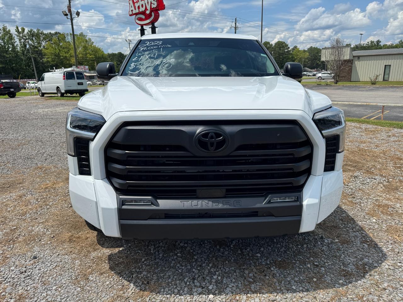 Toyota Tundra SR5 CrewMax 4WD 2023