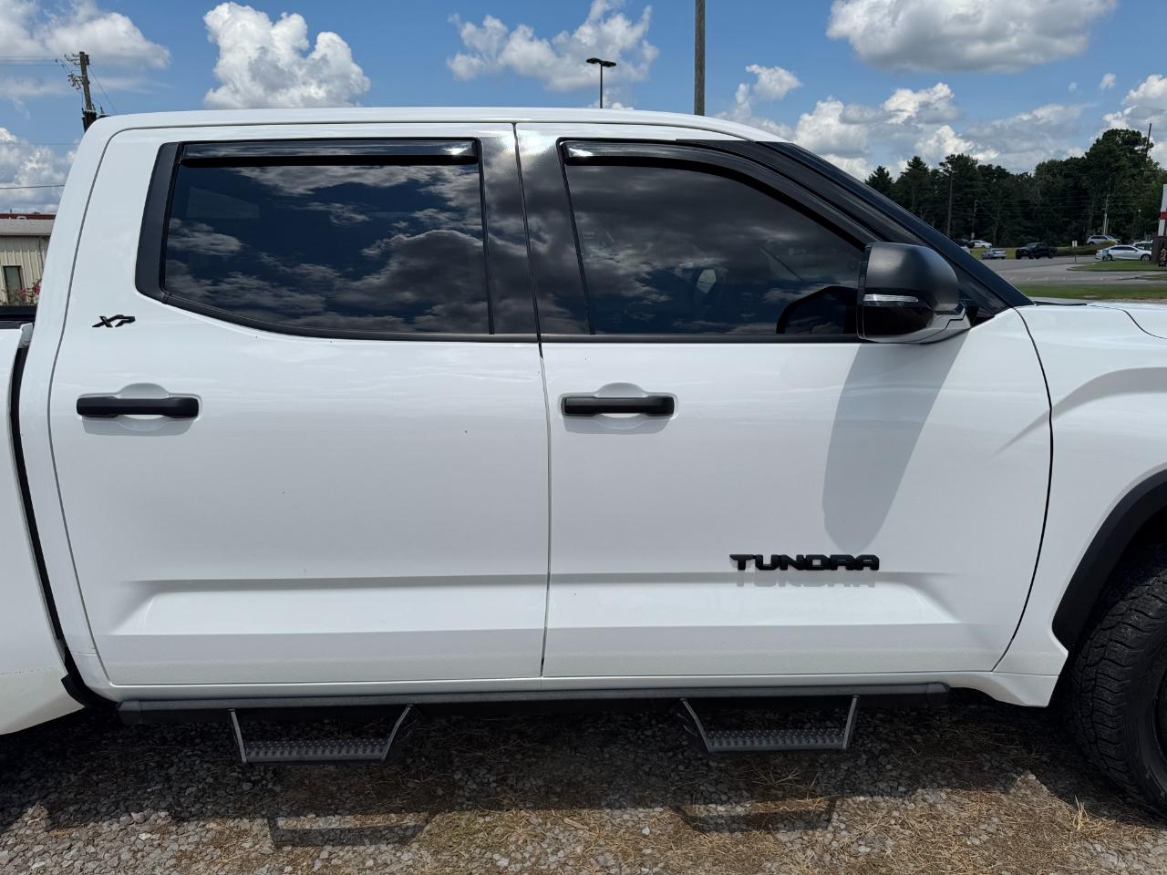 Toyota Tundra SR5 CrewMax 4WD 2023