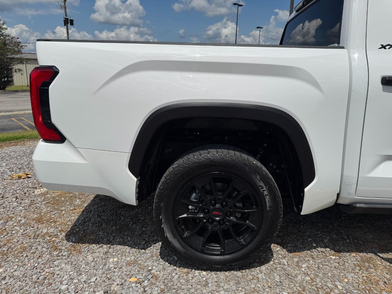 Toyota Tundra SR5 CrewMax 4WD 2023