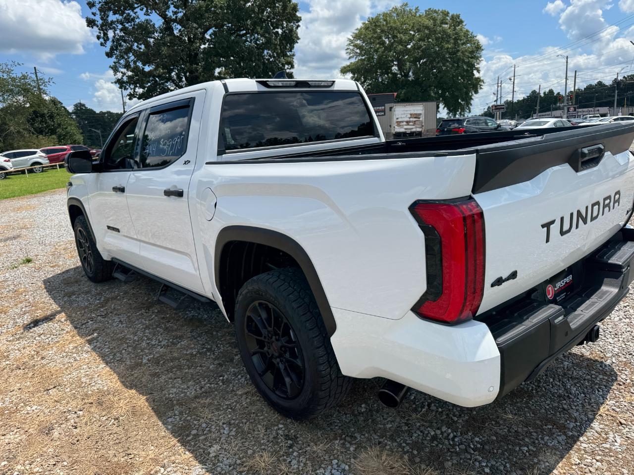 Toyota Tundra SR5 CrewMax 4WD 2023