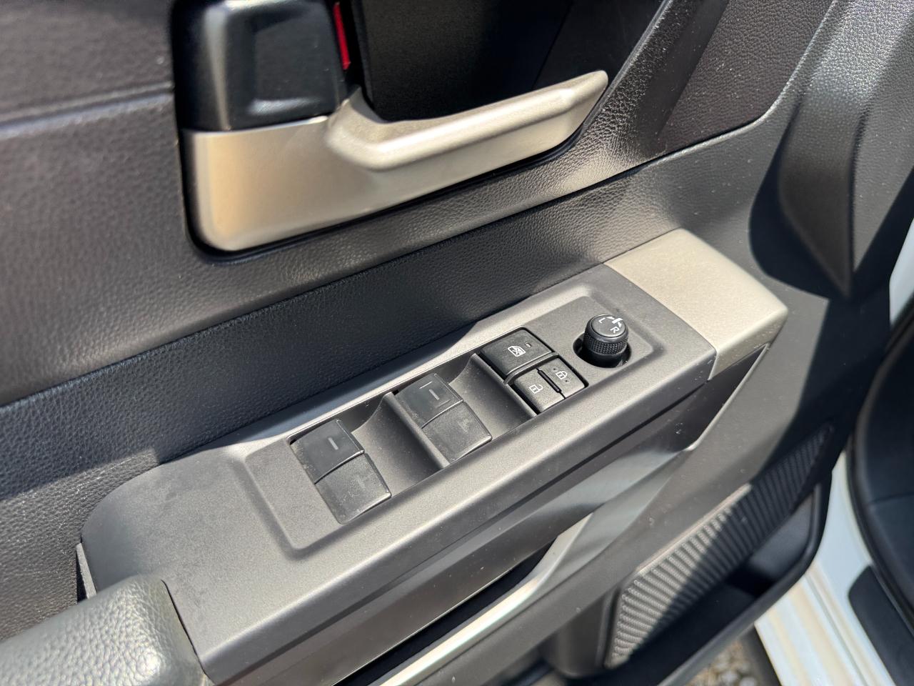 Toyota Tundra SR5 CrewMax 4WD 2023