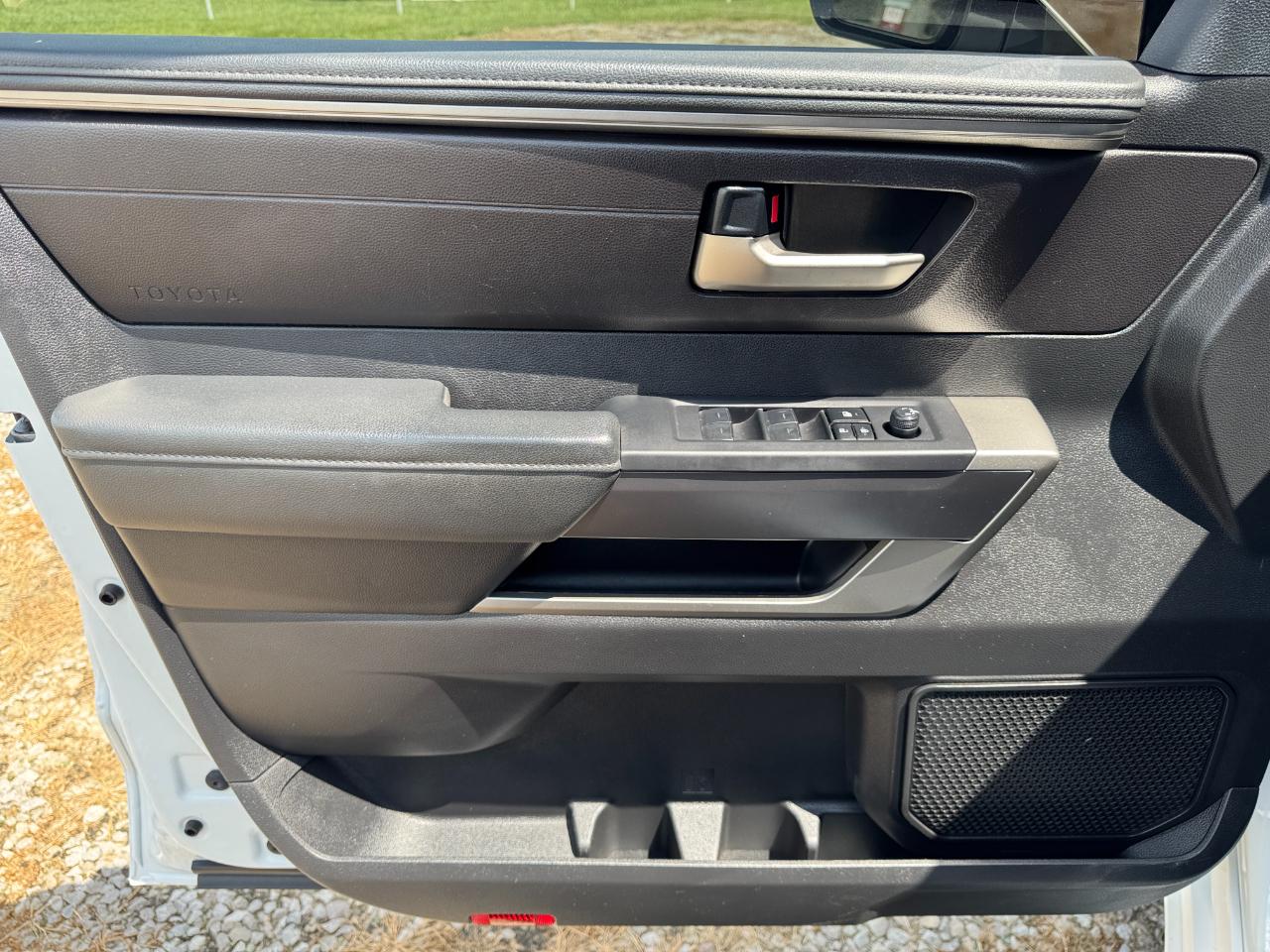 Toyota Tundra SR5 CrewMax 4WD 2023