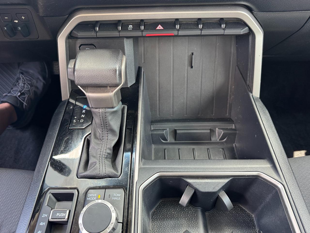 Toyota Tundra SR5 CrewMax 4WD 2023