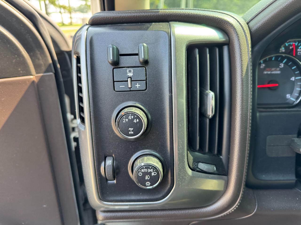 Chevrolet Silverado 2500HD LTZ Crew Cab 4WD 2015