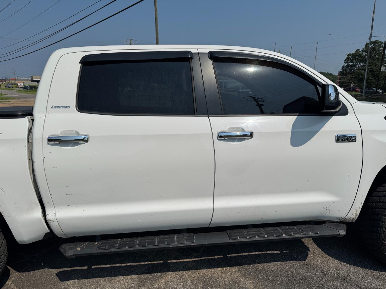 Toyota Tundra Limited 5.7L CrewMax 2WD 2015