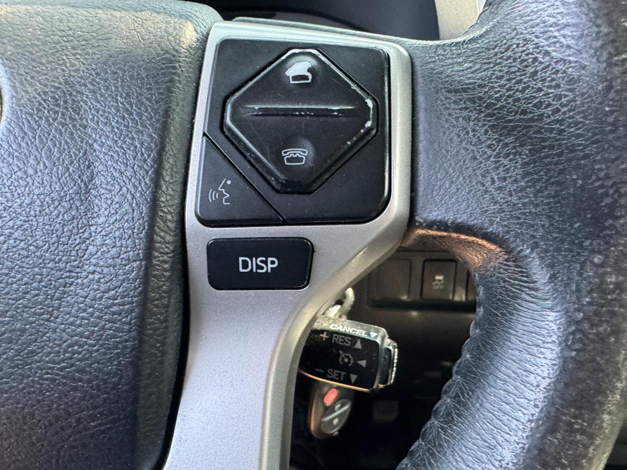 Toyota Tundra Limited 5.7L CrewMax 2WD 2015