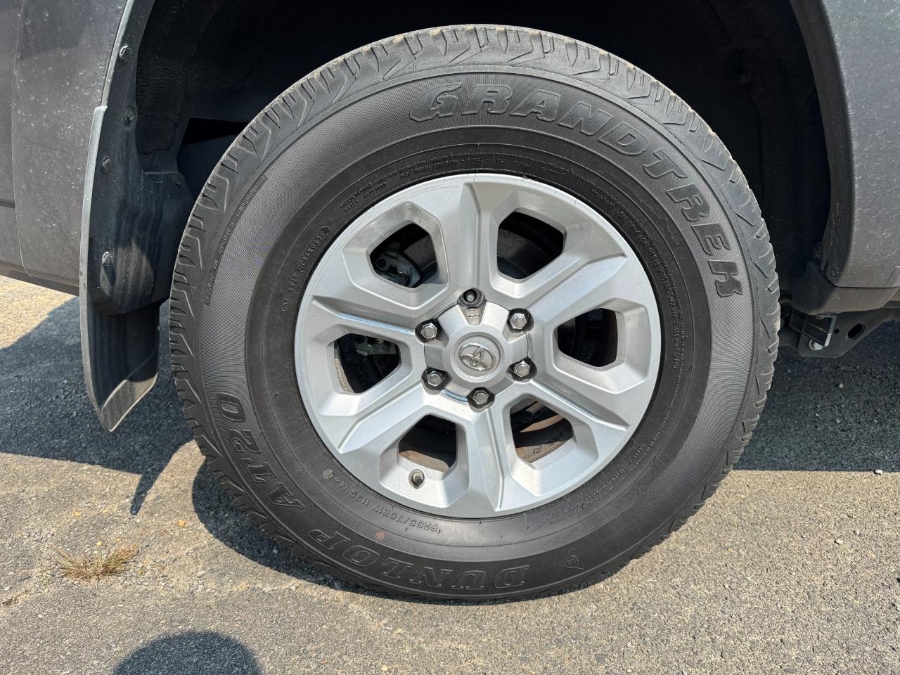 Toyota 4Runner SR5 Premium 2WD (Natl) 2017