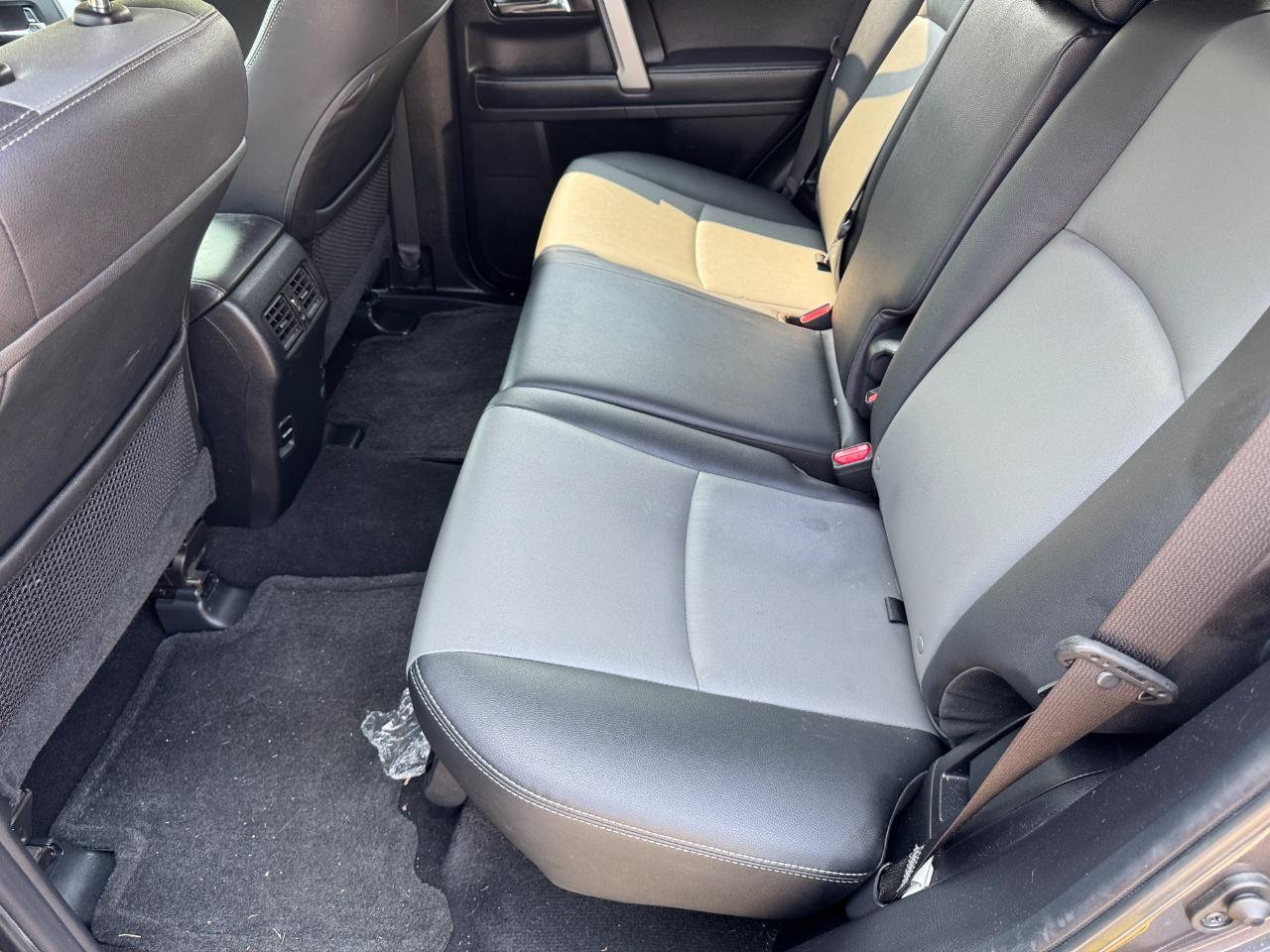 Toyota 4Runner SR5 Premium 2WD (Natl) 2017