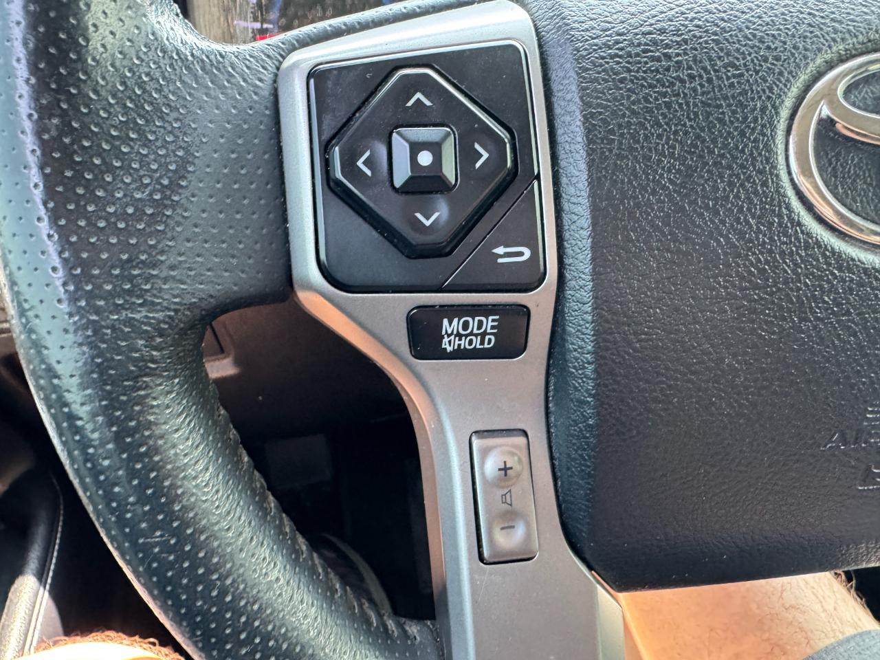 Toyota 4Runner SR5 Premium 2WD (Natl) 2017