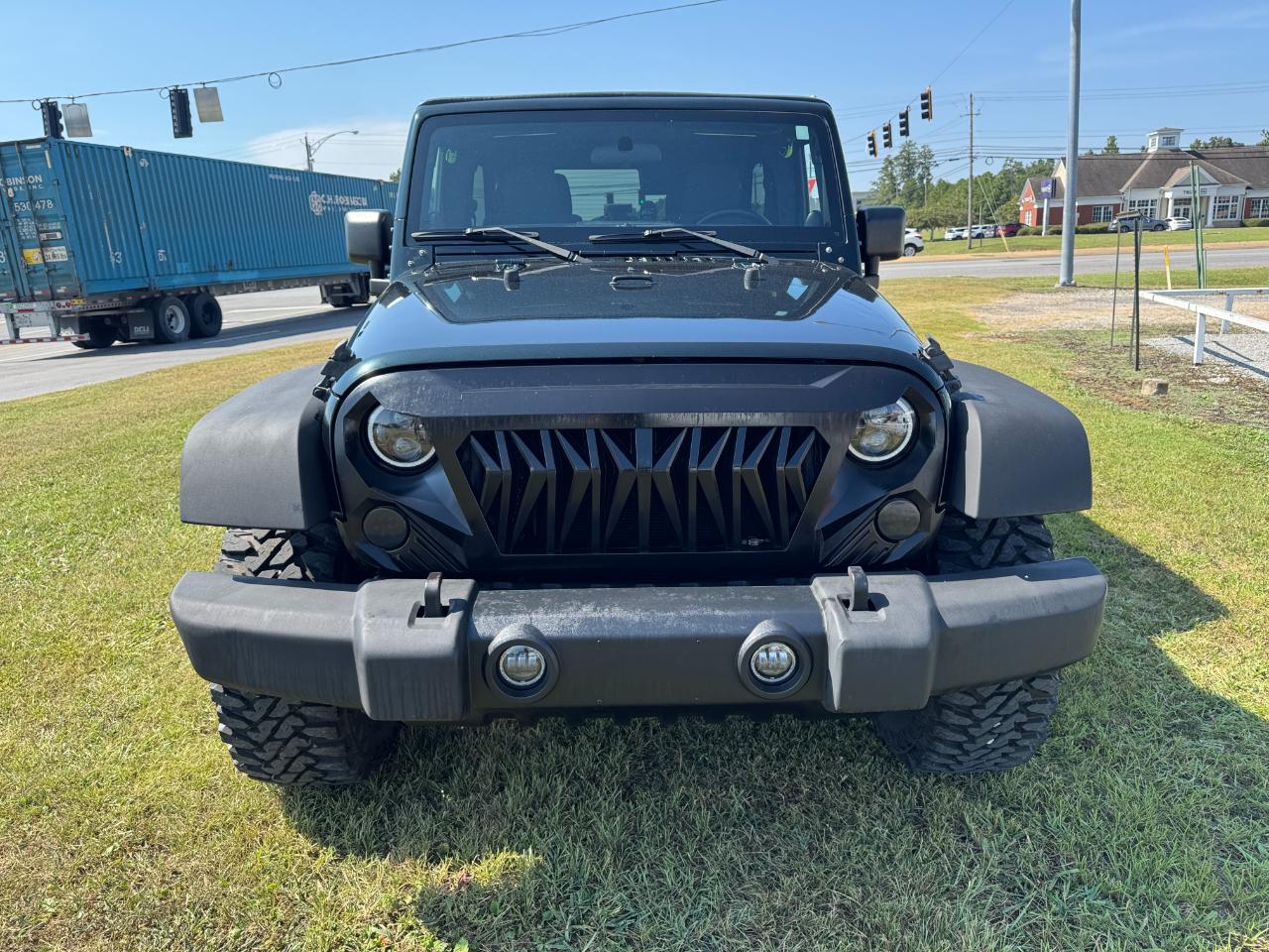 Jeep Wrangler Unlimited Sahara 4WD 2012