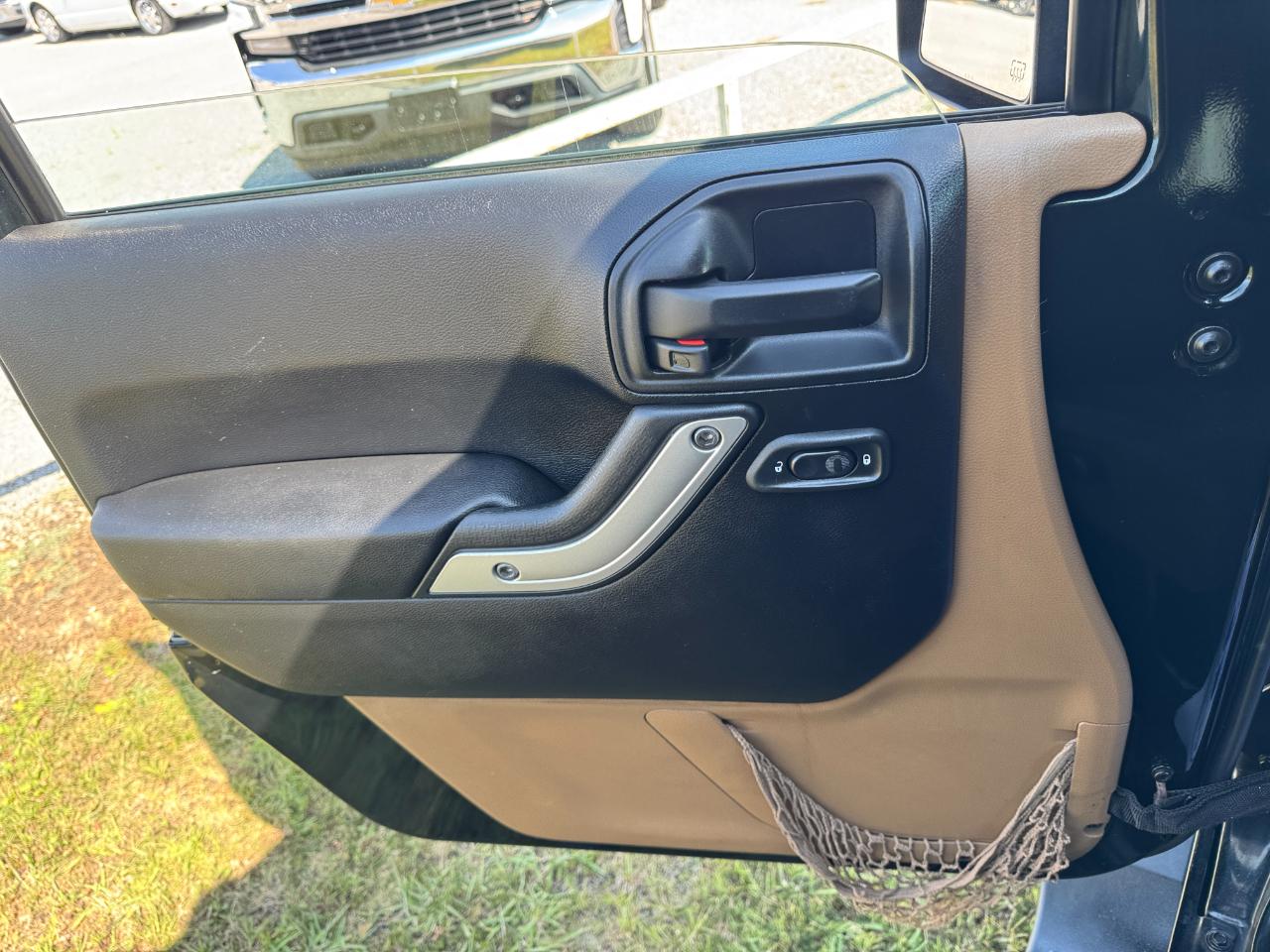 Jeep Wrangler Unlimited Sahara 4WD 2012