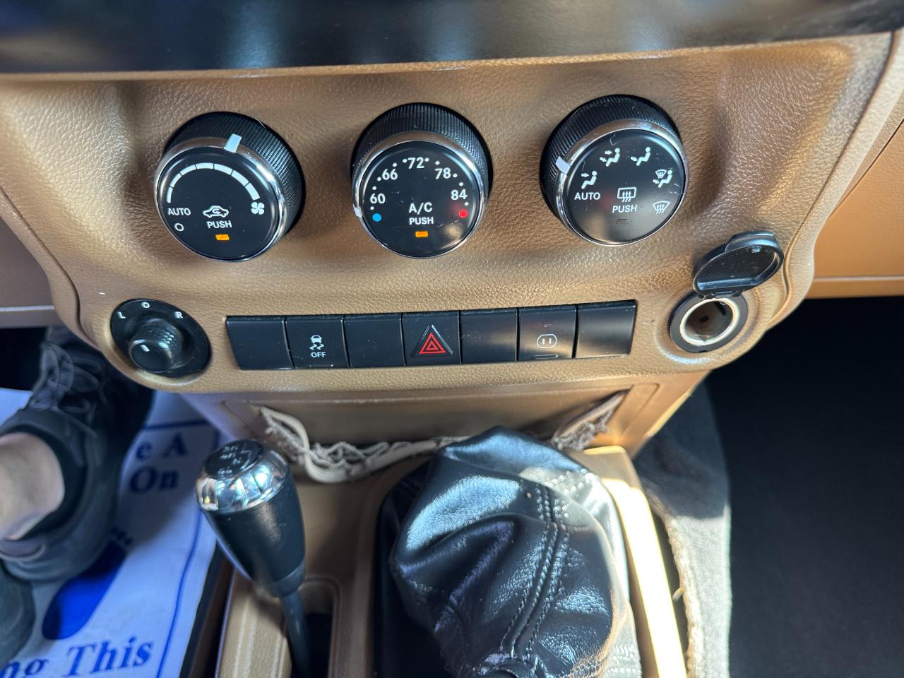 Jeep Wrangler Unlimited Sahara 4WD 2012
