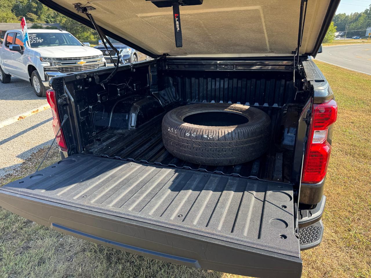 Chevrolet Silverado 1500 Custom Crew Cab 4WD 2023