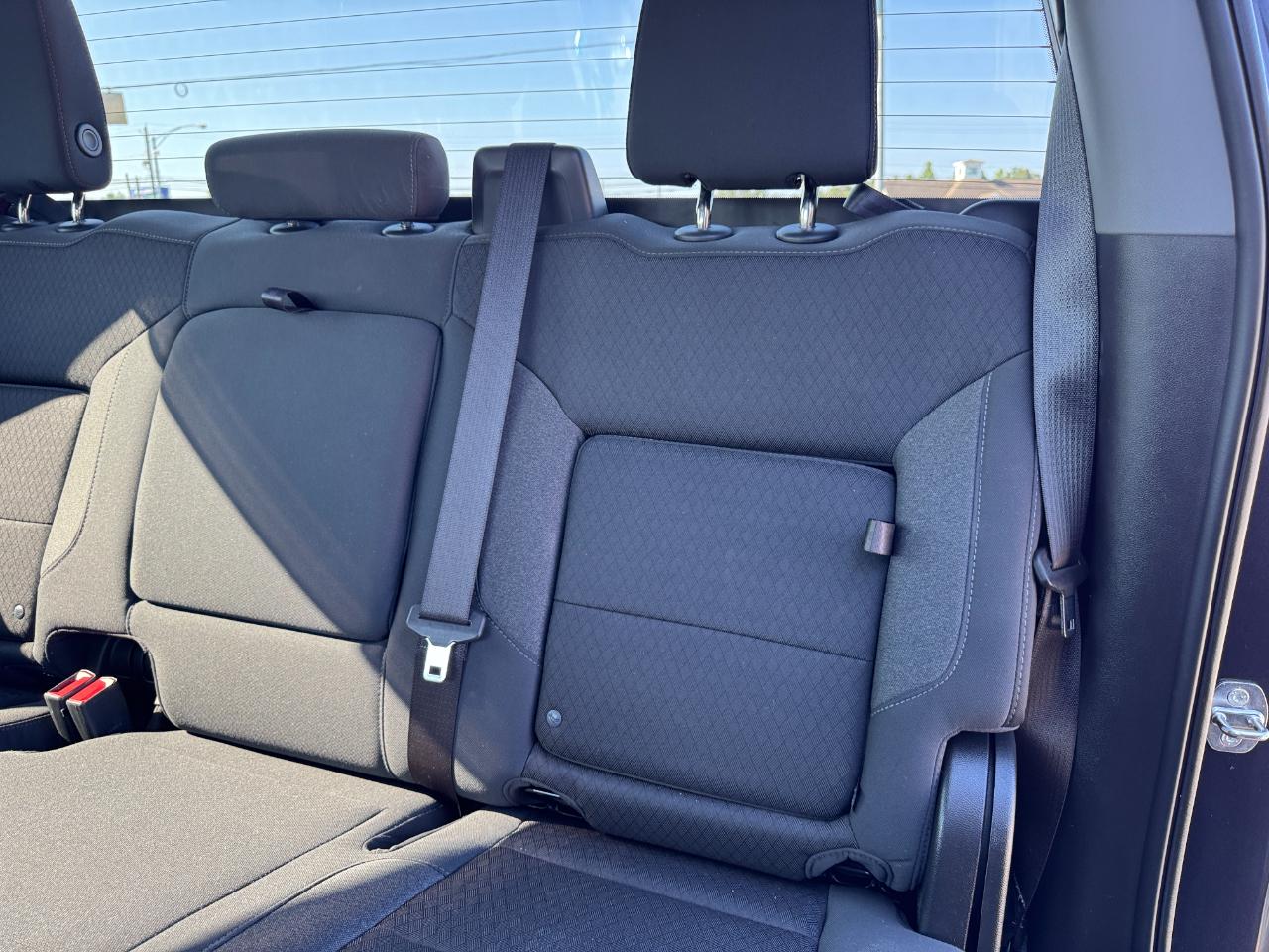 Chevrolet Silverado 1500 Custom Crew Cab 4WD 2023